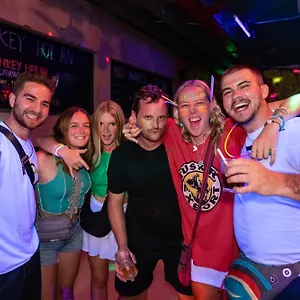  Hostal Mad Monkey